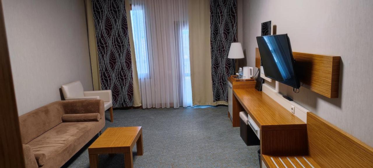 Grand Nur Plaza Hotel Актау Экстерьер фото
