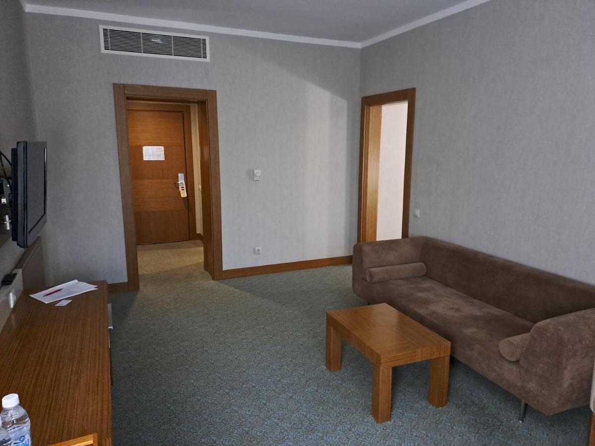 Grand Nur Plaza Hotel Актау Экстерьер фото