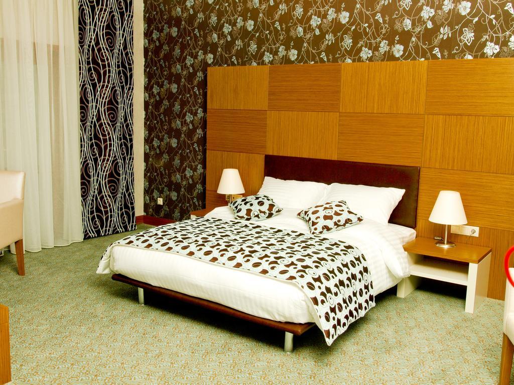 Grand Nur Plaza Hotel Актау Экстерьер фото