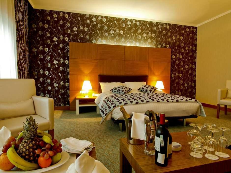 Grand Nur Plaza Hotel Актау Экстерьер фото