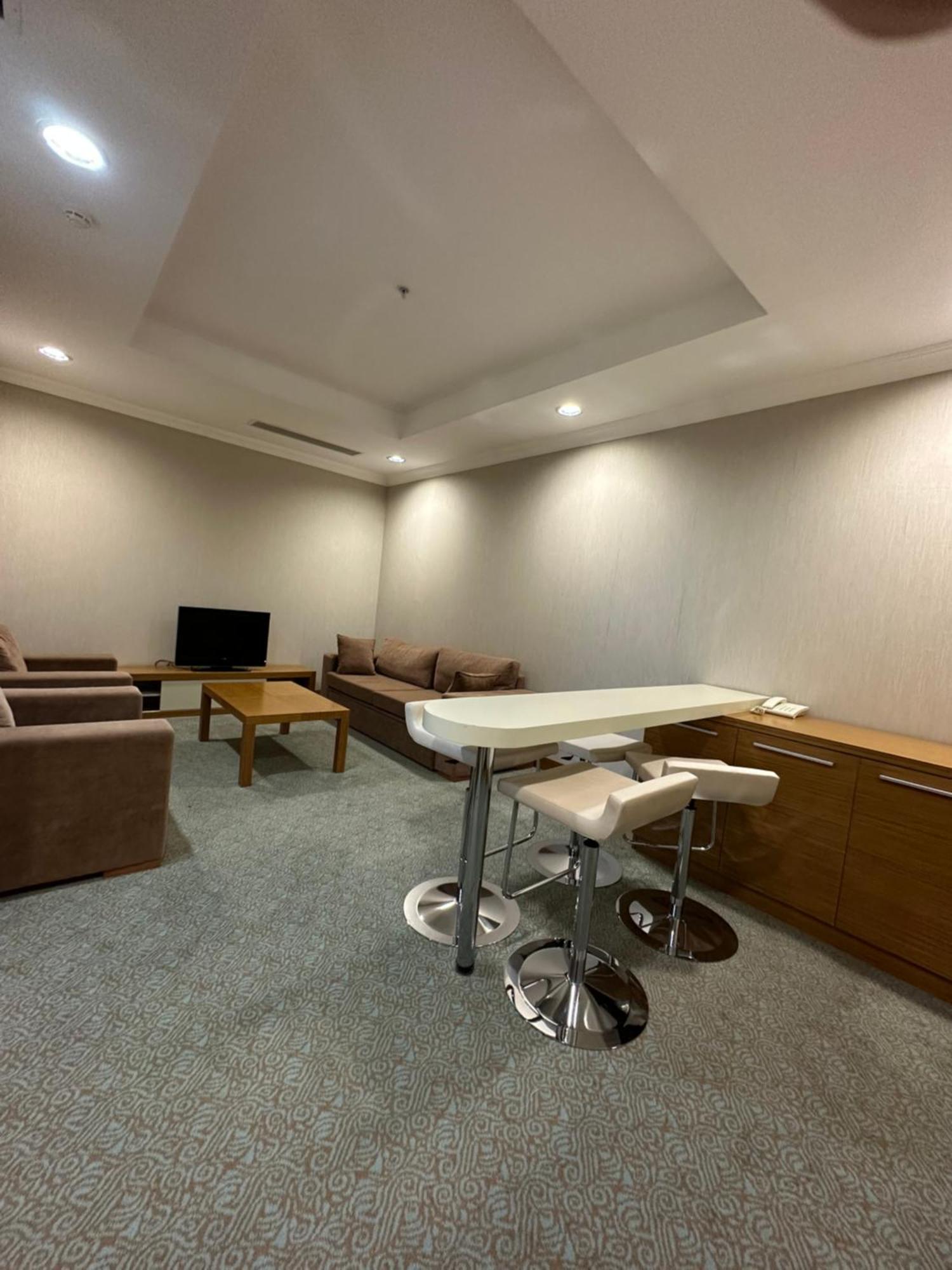 Grand Nur Plaza Hotel Актау Экстерьер фото