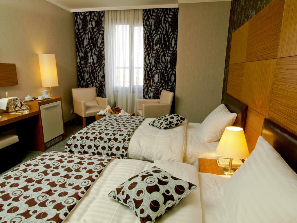 Grand Nur Plaza Hotel Актау Экстерьер фото