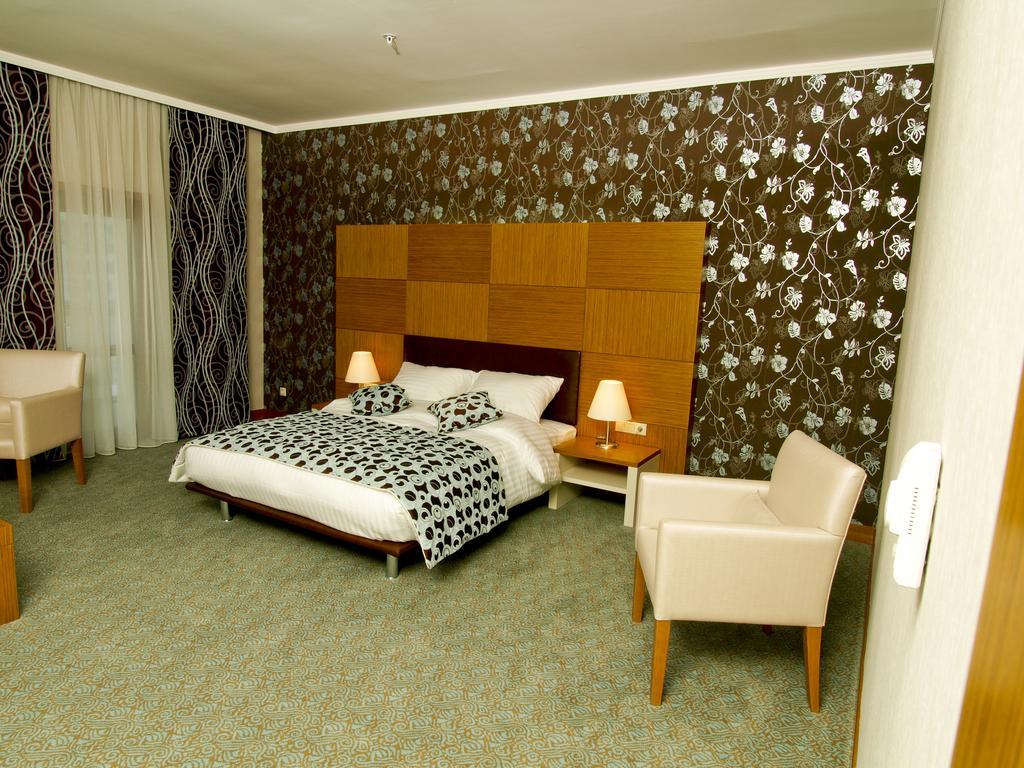 Grand Nur Plaza Hotel Актау Экстерьер фото