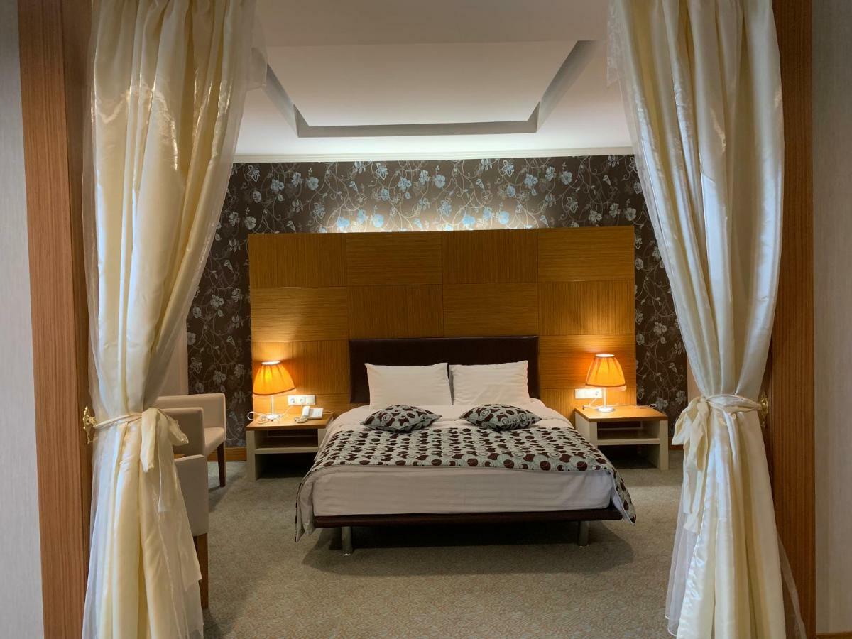 Grand Nur Plaza Hotel Актау Экстерьер фото