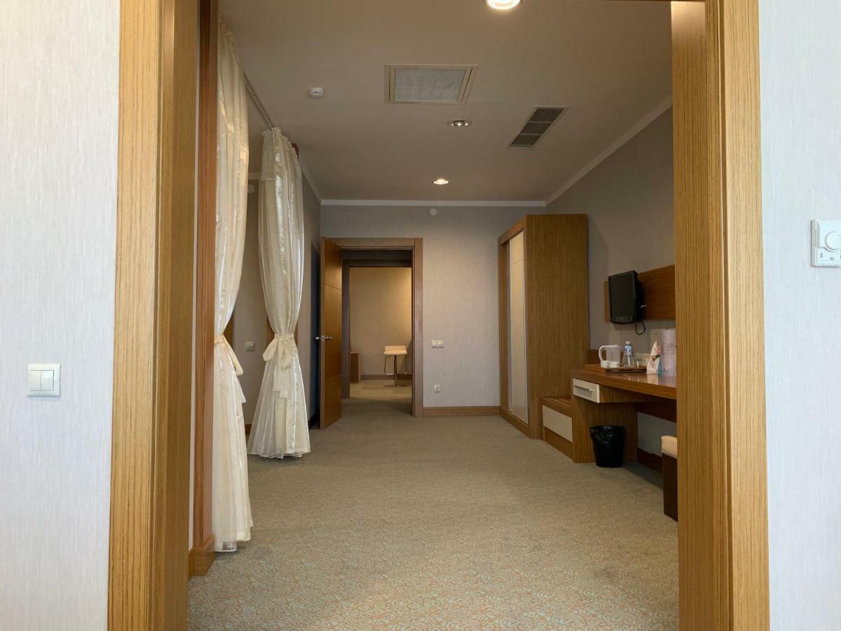 Grand Nur Plaza Hotel Актау Экстерьер фото